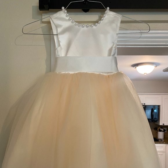 Handmade 12 to 18 Month Flower Girl Dress with Pearl Details - Picture 2 of 2